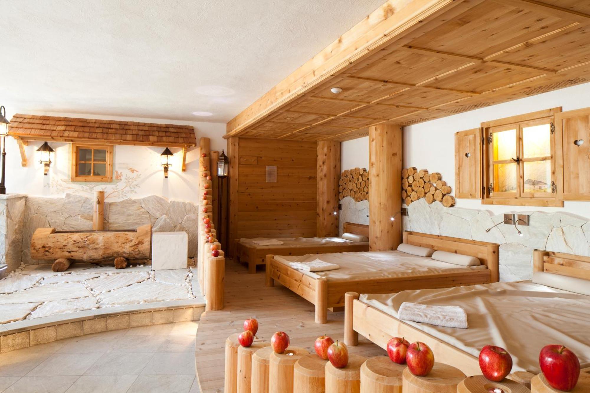 Отель Cendevaves Alpine Silence Santa Cristina Val Gardena Экстерьер фото