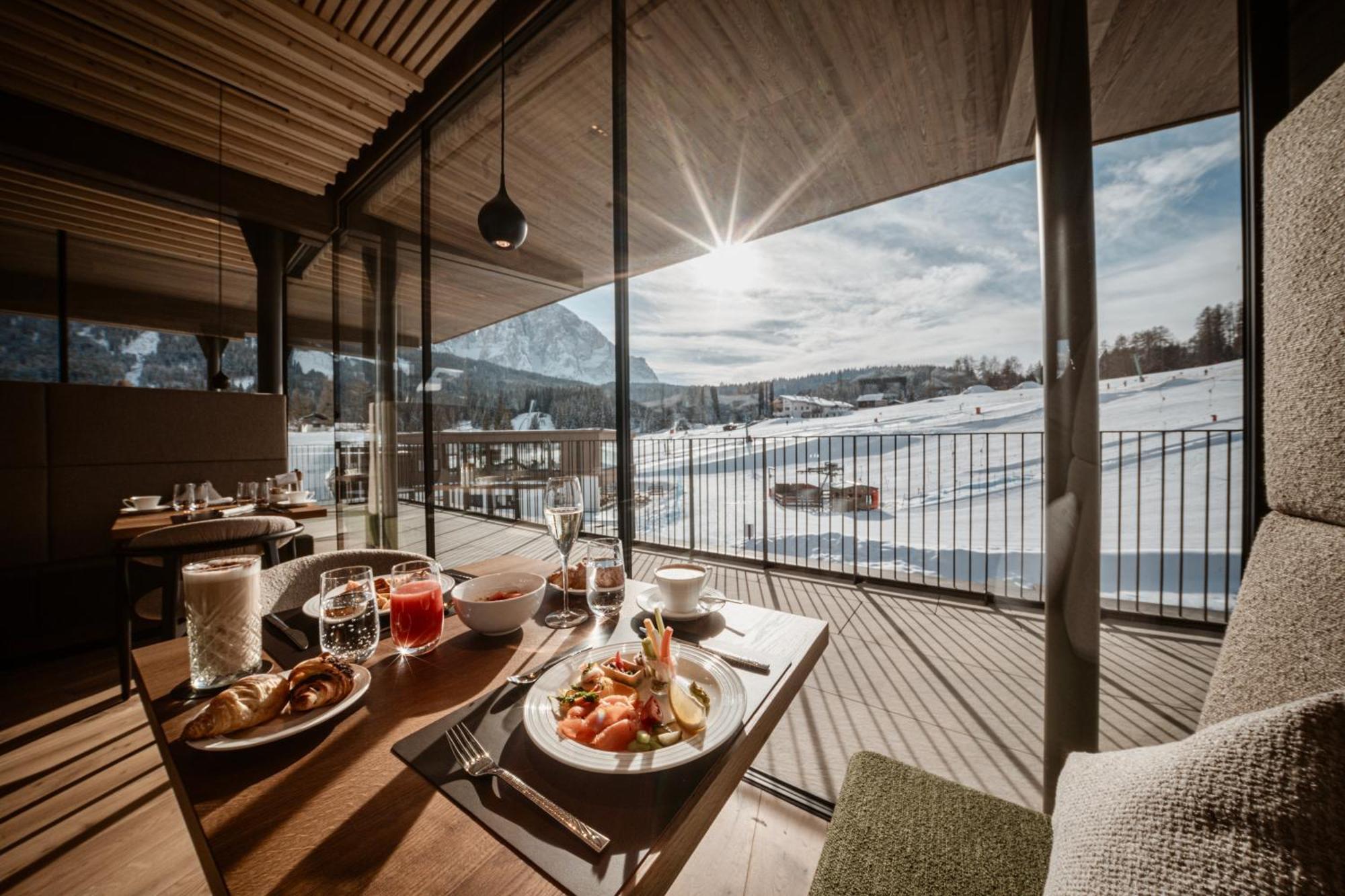 Отель Cendevaves Alpine Silence Santa Cristina Val Gardena Экстерьер фото