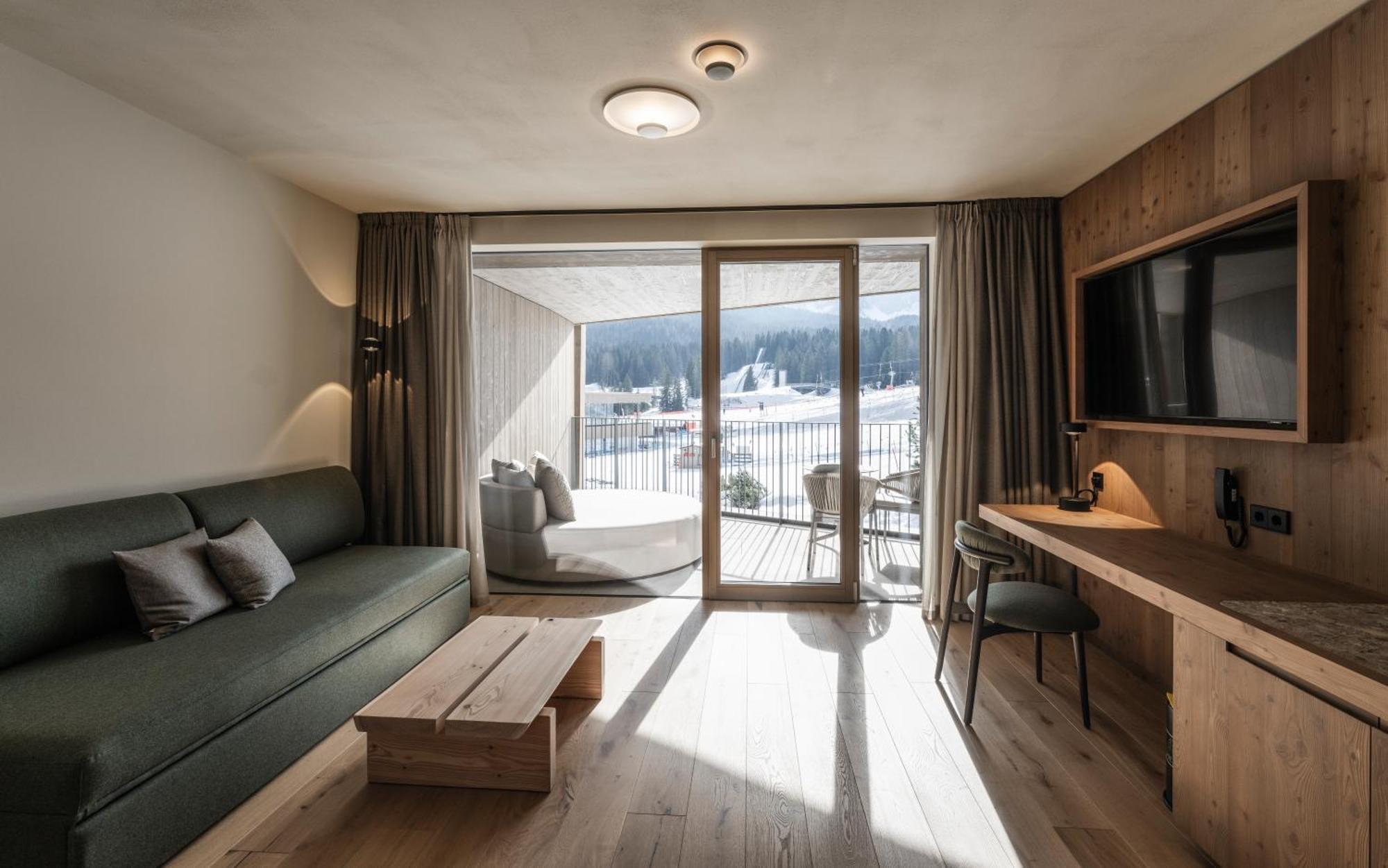 Отель Cendevaves Alpine Silence Santa Cristina Val Gardena Экстерьер фото